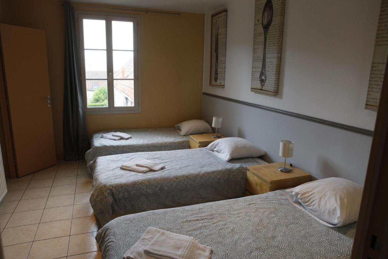 Auberge Du Cheval Blanc Avallon Esterno foto